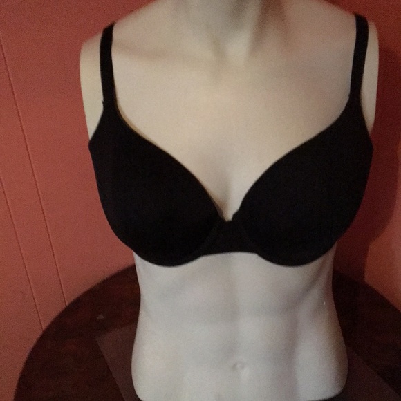 Native Intimates Other - ❤️Black bra with wire❤️